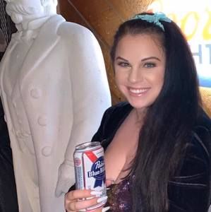 Meet your Posher, Libby